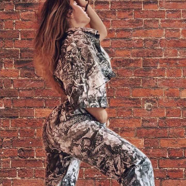 ディーゼルのインスタグラム：「Feeling like a masterpiece. #ForSuccessfulLiving」