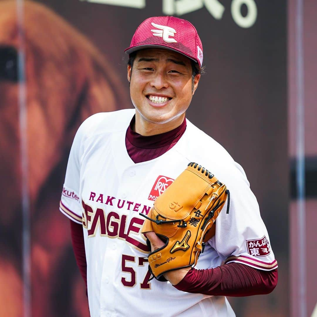 東北楽天ゴールデンイーグルスさんのインスタグラム写真 - (東北楽天ゴールデンイーグルスInstagram)「⚾️ 楽天生命パーク宮城でのトレーニングも今週末まで☀️ 6/2(火)からは関東で練習試合が始まります⚾️ トレーニングの写真はバイバーとイープレで‼️👀 #rakuteneagles #NOWorNEVERいまこそ #日本一の東北へ  #岸孝之  #塩見貴洋  #津留﨑大成  #瀧中瞭太  #写真もイープレで」5月29日 18時44分 - rakuten_eagles