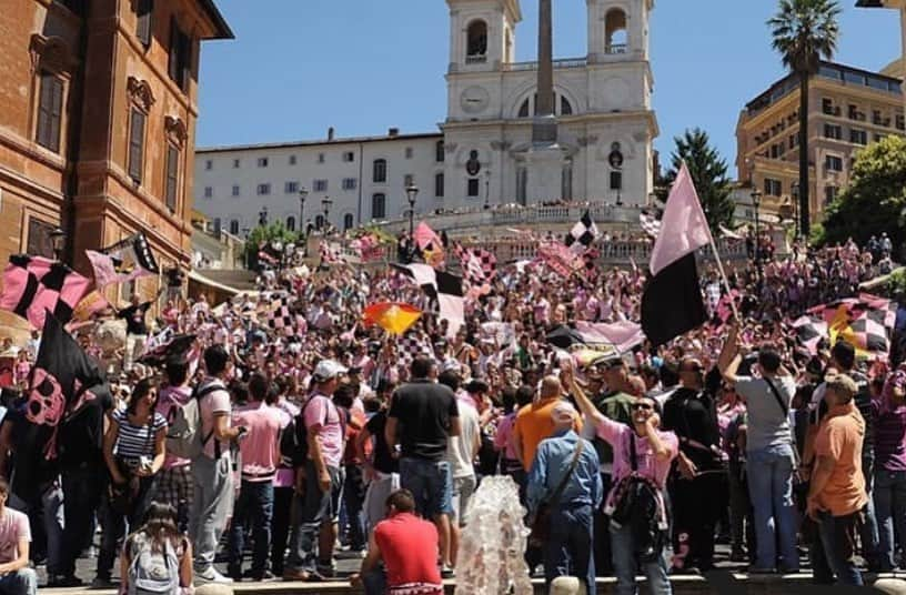 ハビエル・パストーレさんのインスタグラム写真 - (ハビエル・パストーレInstagram)「29/05/2011 data che non si dimentica!! 💗🖤 Palermo calcio . Grande squadra, grande allenatore è con tutto il sopporto dei tifosi ! Anche se non abbiamo vinto rimane uno dei giorni più belli de la mia carriera.」5月29日 18時57分 - flacojp27