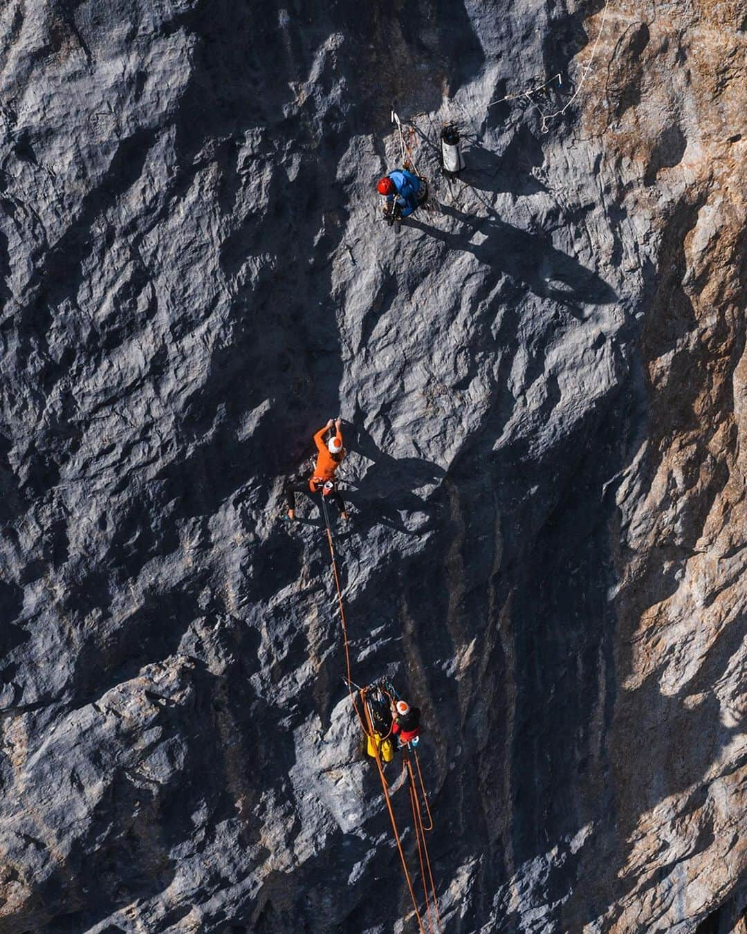 ニナ・カプレツさんのインスタグラム写真 - (ニナ・カプレツInstagram)「Wogü... Growing up in the Rätikon, it has always been my dream climbing in this monster route. Established and named by the one and only @kammerlander_beat , as a tribute to Wolfgang Güllich.  With my climbing partner of the crime, @cedriclachat ,we picked up that project to write our own trilogy. After Sibergeier and Orbayu, this film is going to show how we evolved since our separation in 2014 and our different approache we have today towards such a hard multi-pitch route.  We had a blast working with @5elementsproduction and can’t wait to continue in a few days. So far we got our assed more or less kicked, as always in the Ratikon! 😂 📸 @jeremy_bernard_photography  The film project is proudly supported by my main sponsor @arcteryx and @climbingmulhousecenter  Thanks to all the other sponsors and partners who are with us for this specific project: @praettigau.ch @schweizer_alpkaese #volgkonsumwarenag @hydroflask  @hard.bar #kletterclubrätikon」5月29日 18時56分 - ninacaprez