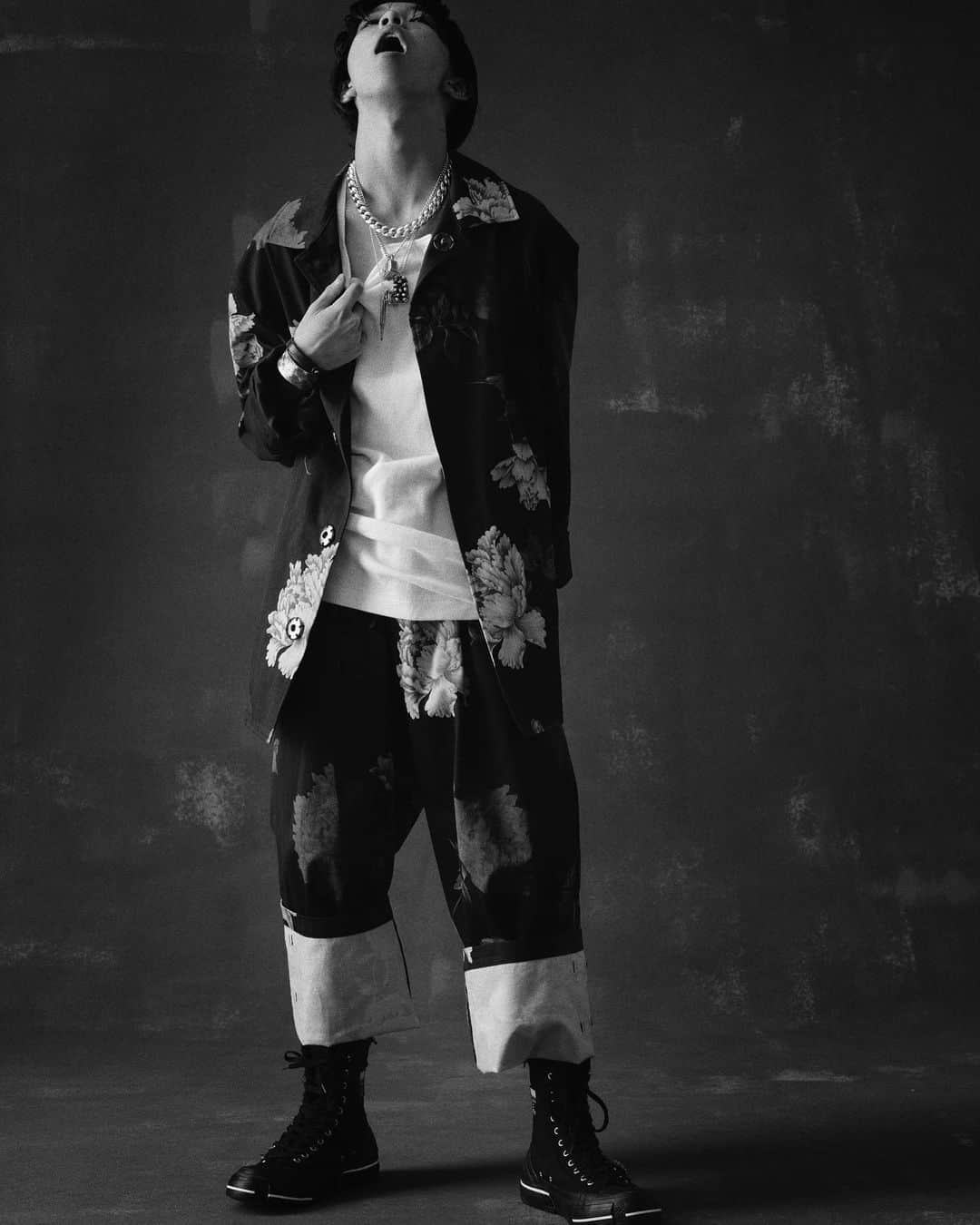 のインスタグラム：「Yohji Yamamoto REPLICA Spring/Summer 1996 capsule collection.  Available at the Yohji Yamamoto Aoyama flagship store in Tokyo on May 30.  Model @yoshi.226  #YohjiYamamoto  #YohjiYamamotopourHomme #Menswear #SS96 #REPLICA」