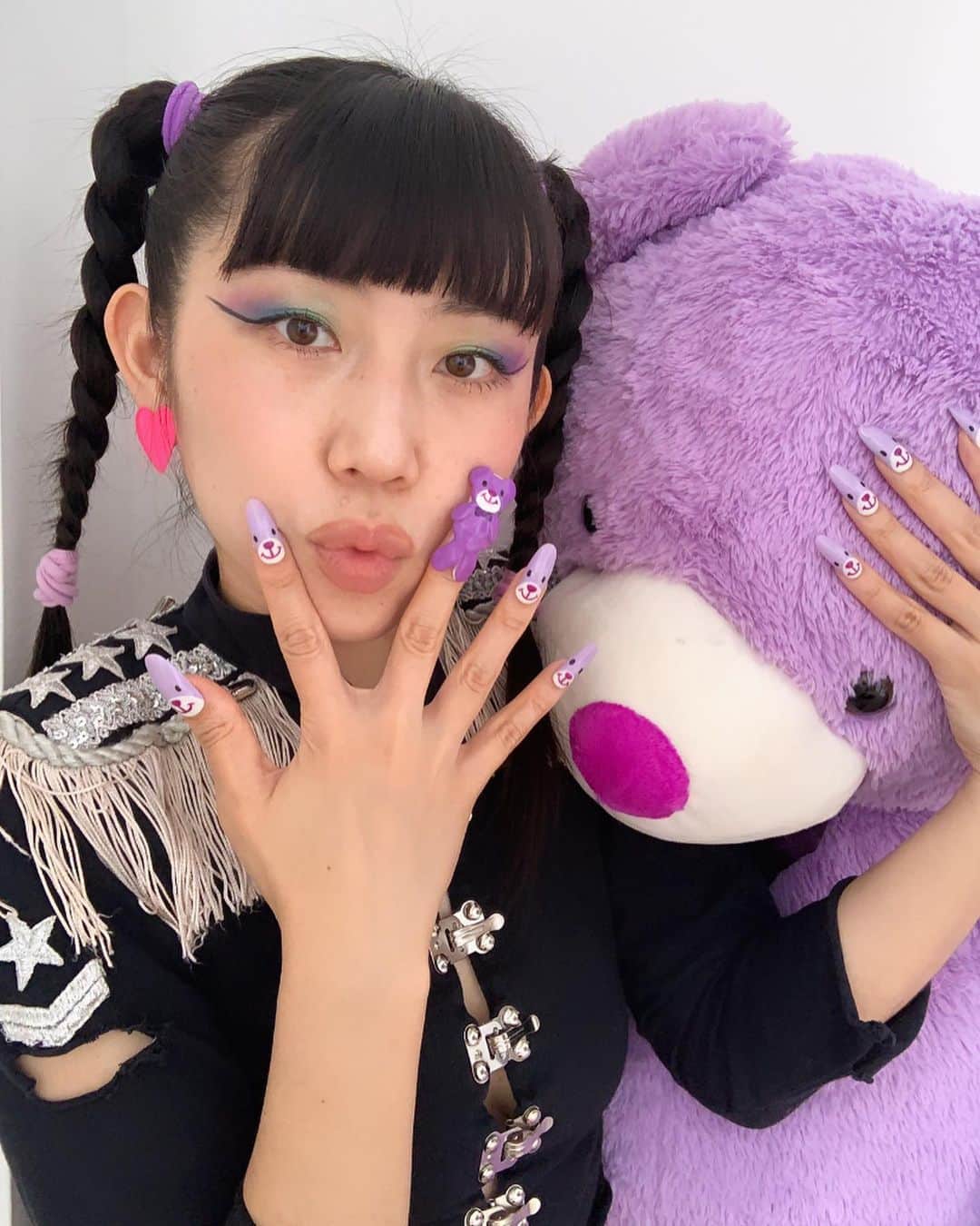 Mei Kawajiriさんのインスタグラム写真 - (Mei KawajiriInstagram)「Captain Mei will take you to the “PEACE “ 🛳🚢🌊🛥💜💙 Welcome to Mei’s Cruise 🚢💕🌊 Let’s go to peaceful place with me 💕☮️💕 I wanna live in the place has no Racism🙏 #whereisthelove  #BearOnMe #peace #nailsbymei」5月29日 20時14分 - nailsbymei