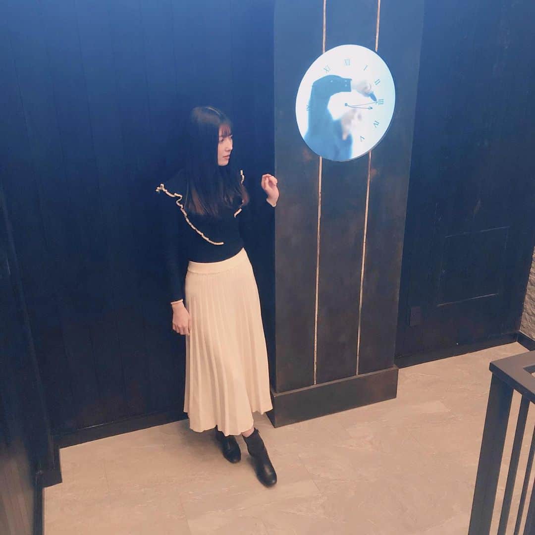 日下部美愛のインスタグラム：「なんか同じような写真ばっかり載せてたので過去のやつ引っ張りだしました . . . #fashion #makeuptutorial #makeupartist  #instagood #photo #Japan #me #selfie  #instafashion #body #bodymake  #맞팔 #사진 #데일리 #데일리룩 #인스타사진 #인스타그램 #일본인」
