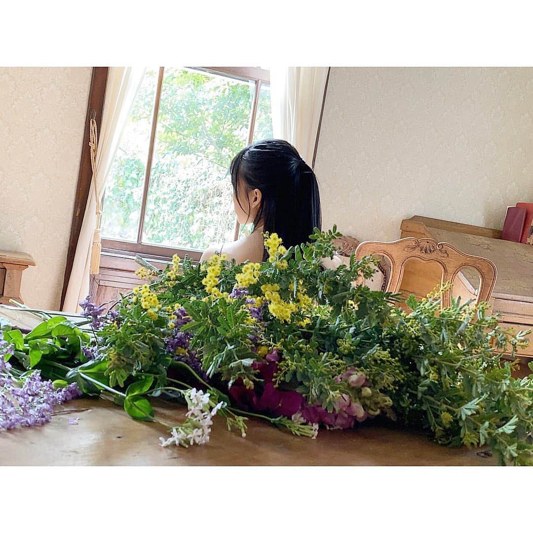 運上弘菜さんのインスタグラム写真 - (運上弘菜Instagram)「. お花でも飾って気持ちを明るくしたいな💐」5月29日 20時42分 - nappi_0809