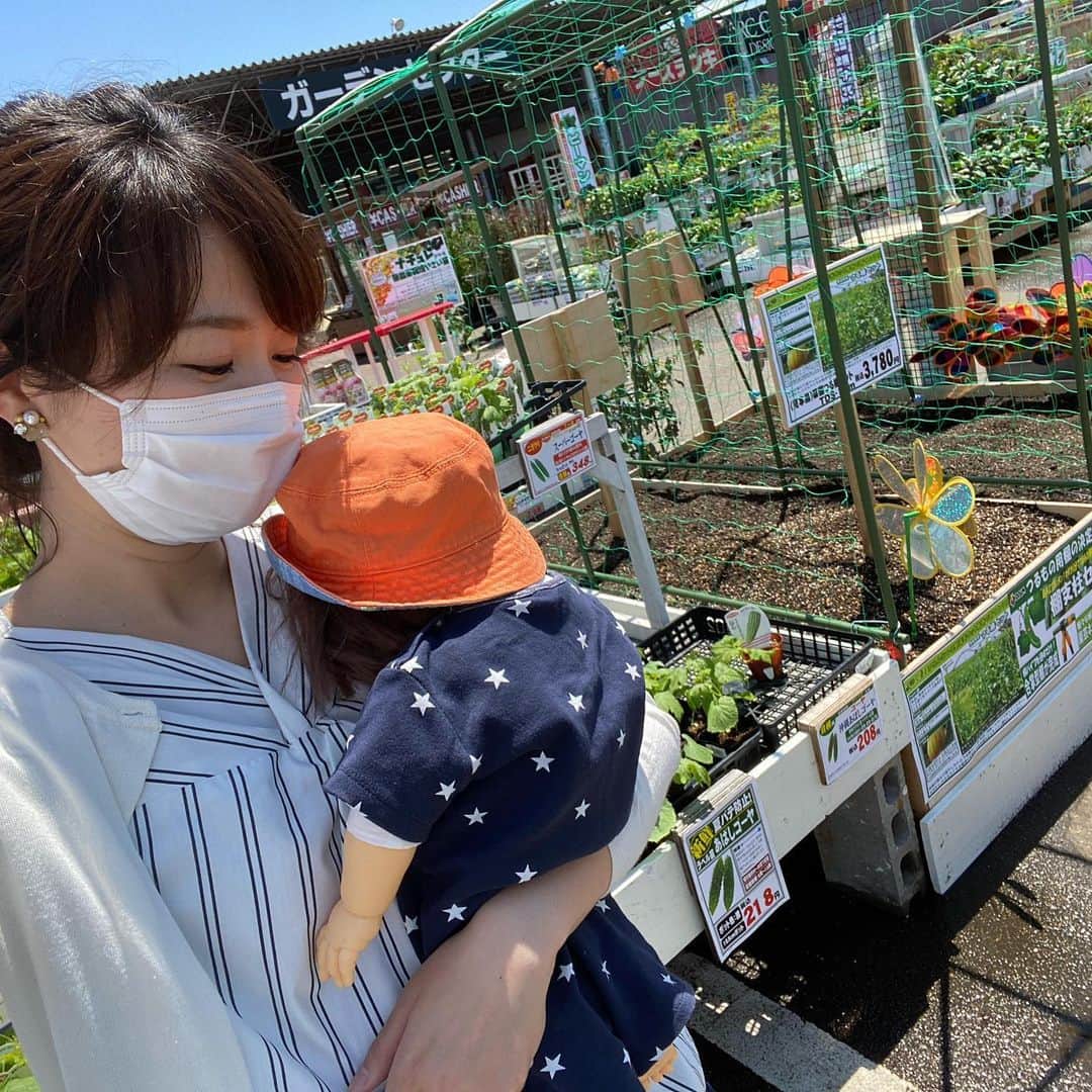 今井美穂さんのインスタグラム写真 - (今井美穂Instagram)「明日30日(土)12時10分﻿ BSNなじラテ﻿ ﻿ スーパーセンタームサシにて﻿ 夏に向けてのおすすめアイテムを﻿ チェックしてきた模様が放送されます😁✨👍﻿ ﻿ 初めての抱っこ紐をしてのロケ(笑)﻿ 息子初登場？😁笑﻿ ﻿ ぜひご覧ください😊💕﻿ ﻿ #番組告知﻿ #BSN﻿ #なじラテ﻿ #スーパーセンタームサシ﻿ ﻿」5月29日 21時05分 - imaimiho1209