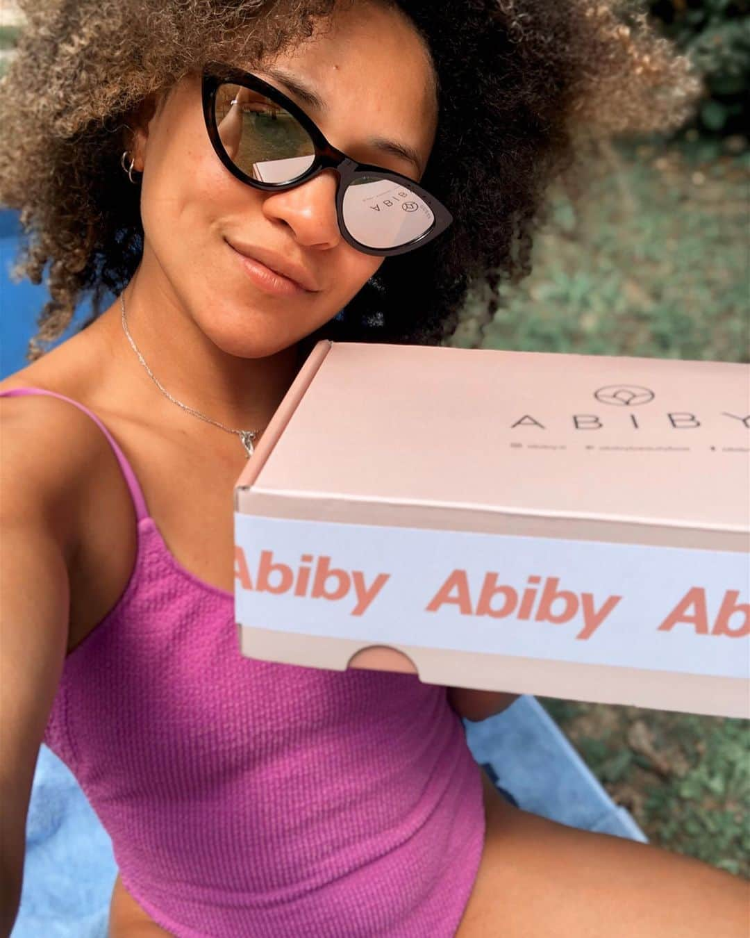 Johanelis HERRERA ABREUさんのインスタグラム写真 - (Johanelis HERRERA ABREUInstagram)「È arrivata ! La box di @abiby.it è qui 💓 • • Super happy per i miei nuovi prodottini! Per averla anche tu visita il loro sito ed inserisci il codice JOHANELI-HERRER-13645 prima di terminare l’acquisto per avere 10€ di sconto •  _________________ #abiby #abibybox #abibybeauty #abibybeautybox #abibyunboxing #abibyitalia #abibymaggio #uala #feuda #takecareofyourself #womanstyle #womanpower #pinklady #summervibes」5月29日 21時23分 - johanelisherrera