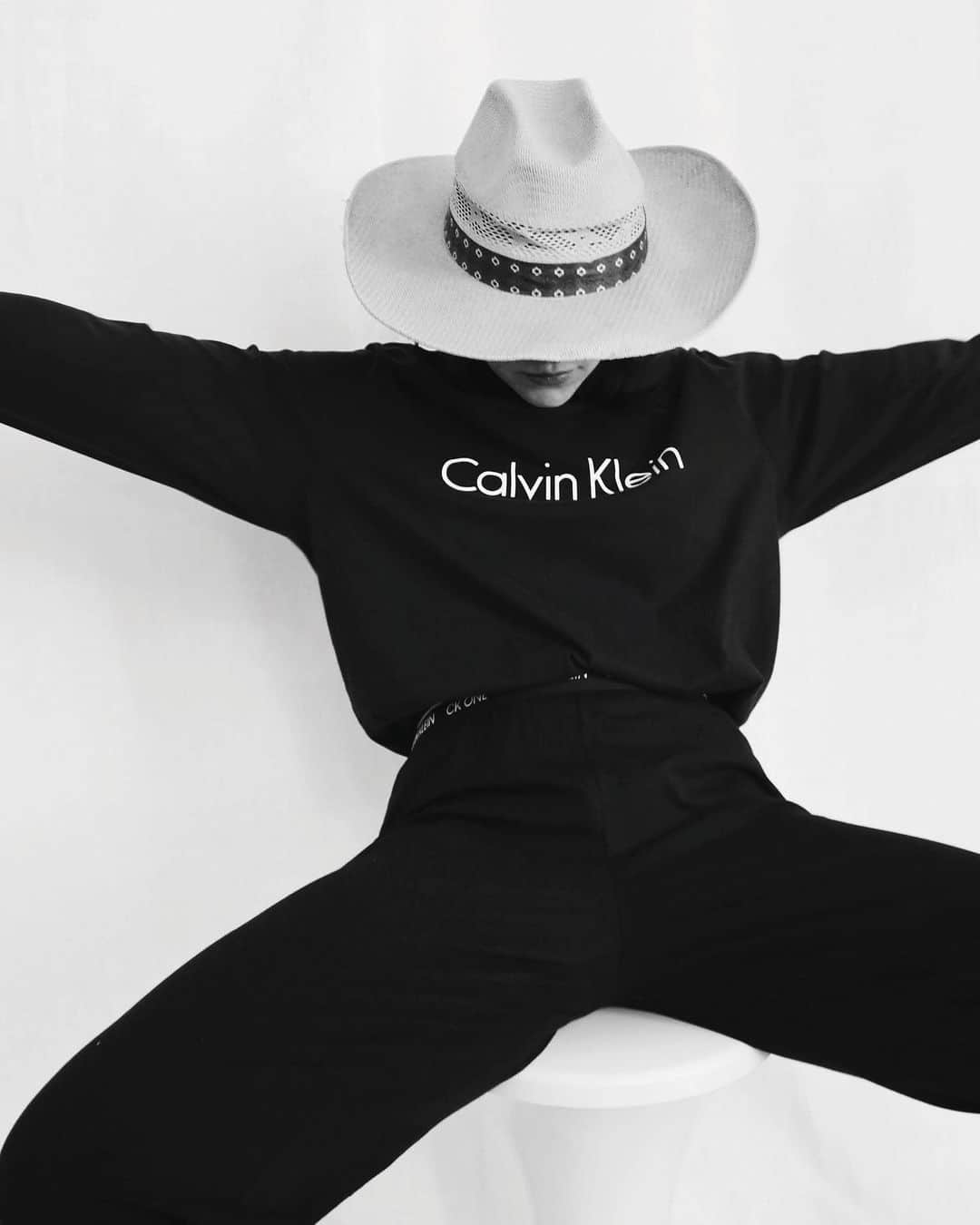 Calvin Kleinさんのインスタグラム写真 - (Calvin KleinInstagram)「@sissi_pohle at home in #MYCALVINS」5月29日 21時34分 - calvinklein