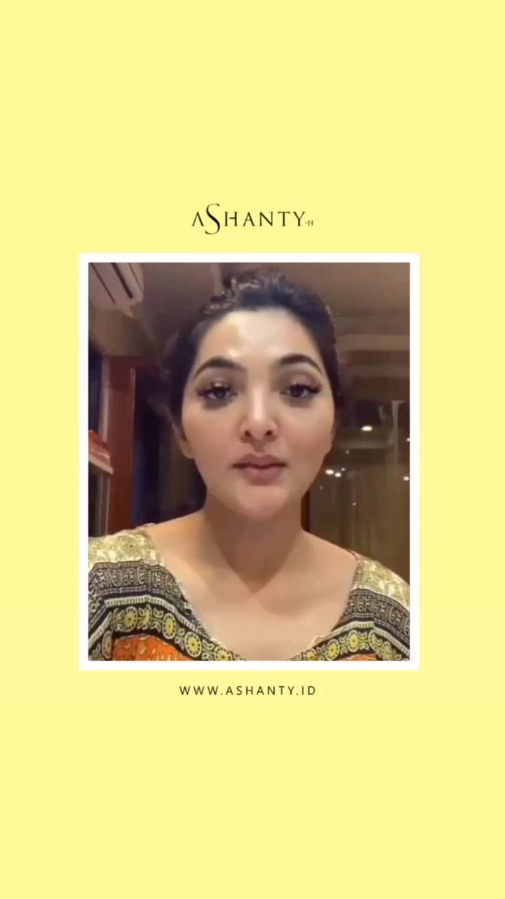 ASHANTY BEAUTY CREAM OFFICIALのインスタグラム：「Perawatan rutin setiap hari Bunda Ashanty agar wajah selalu cerah berseri, lembut, lembab, kencang, kenyal dan awet muda ❣️ ______________________________ Informasi dan pemesanan Ashanty Beauty Cream Chat Via WA : 📱 081293823950 📱 085781140354 📱 087778489900 📱 081287388885 ⚡️ Fast Respons Click Link On Bio Instagram @ashantyid ❣️ ______________________________ #ashantybeautycream #creamashanty #skincareashanty #skincare #skincareartis #skincarelokal #creamwajah #creamperawatanwajah #obatjerawat #jerawat #kosmetik #krimwajah #creamwajah #whiteningcream #ashantyid #ashanty」