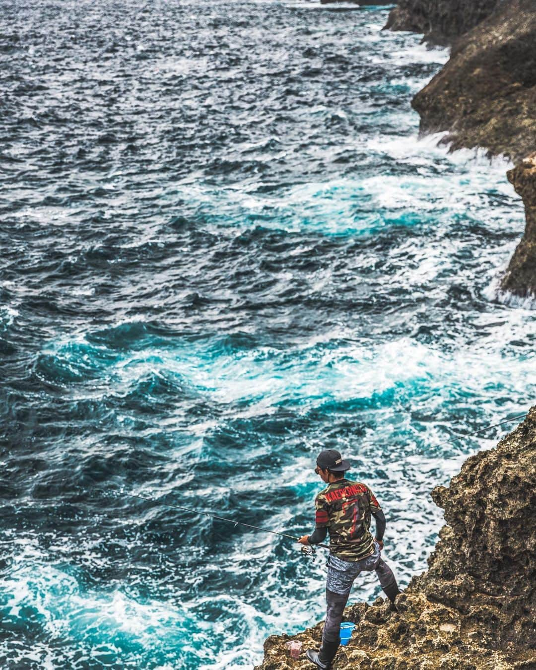 安藝正俊さんのインスタグラム写真 - (安藝正俊Instagram)「: fishing life🎣  壮大な自然で最高のリフレッシュ♪ : #沖縄 #沖縄の休日 #沖縄の海  #海のある生活 #日本の風景 #日本の絶景 #釣り #釣り人  #釣り好きな人と繋がりたい  #ライフスタイル #アウトドア #アングラー #フィッシング #ルアーフィッシング #ソトアソビ #ダレカニミセタイケシキ  #okinawa #okinawalife  #lifestyle #outdoor #oceanlife  #anglerlife  #fishing #fishinglife #sealife #naturelover #photooftheday #summervibes #goodvibes #yolo」5月29日 21時49分 - akimasa_okinawa