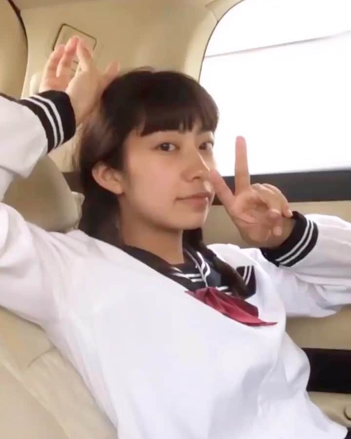 のインスタグラム：「…﻿ 懐かしき去年の真夏撮影時のオフショット☀️﻿ とってもいい思い出 ﻿ ﻿ セーラ服というものを始めて着ました﻿ とんでもなく幼い〜笑﻿  #夏」