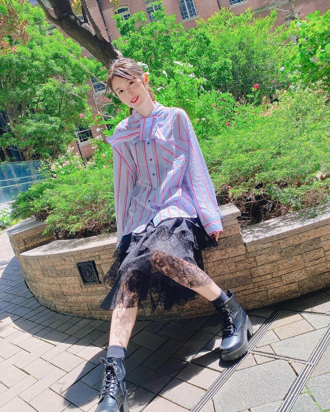 麻衣愛のインスタグラム：「春服を急いで着る🌸 . #shooting #dzzit #fashion #ディジット #お気に入り春服 #コロナ自粛」