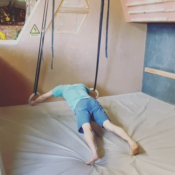 のインスタグラム：「Training.Training.Training... 自粛期間で強くなった部分もある！ これから登りと噛み合わせる😎  @gontexofficial @lasportivajp @mudhand_cb @thoufun_official @hokoru856」