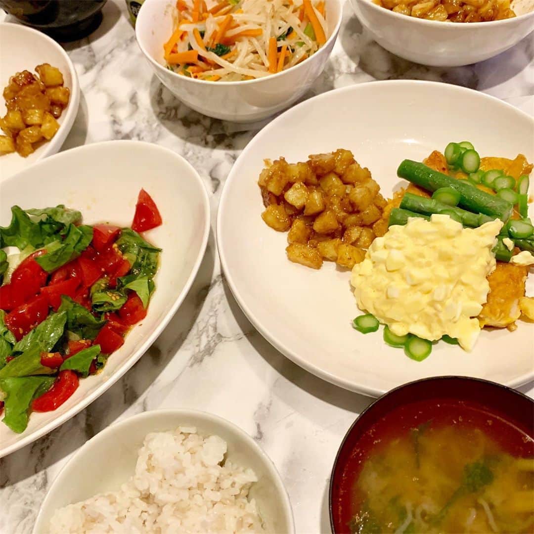 のインスタグラム：「たまにはこんな投稿も🍳🍚 自粛期間中は料理する機会が多かった🏡 #自炊記録 料理上手になりたい😊」