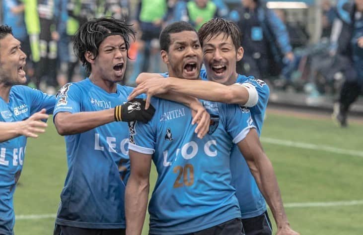 カルフィン・ヨン・ア・ピンのインスタグラム：「when I heard #jleague is going to start in July」