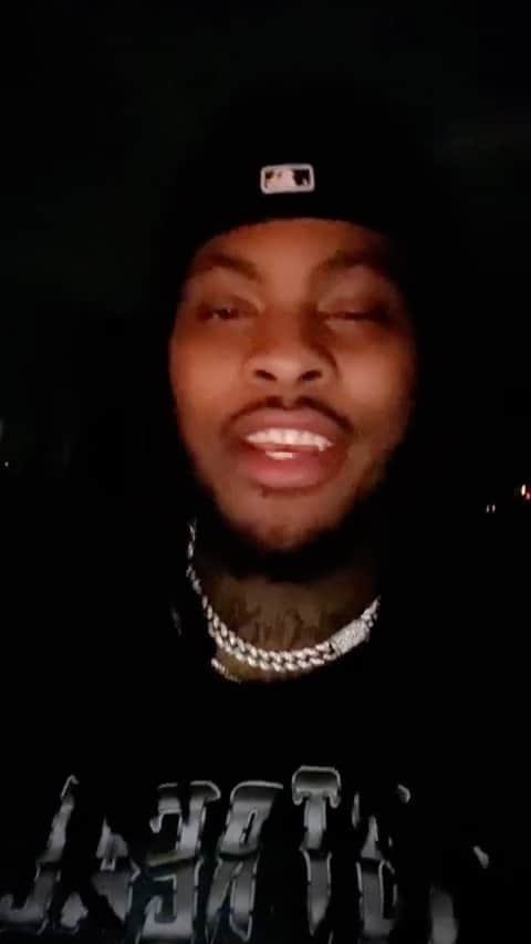 ワカ・フロッカ・フレイムのインスタグラム：「We shaking the fucking ground when 4ss music drop!!!! #WholeVibe」