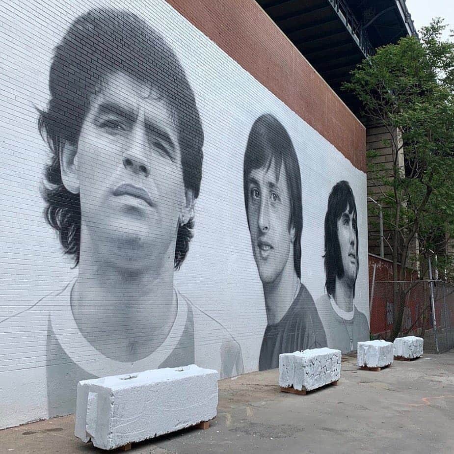 ヨハン・クライフのインスタグラム：「🔝 @thegroundnyc gives a nice impression of the location, across the street from a soccer pitch, in Manhattan. 👌🏽 #NY」