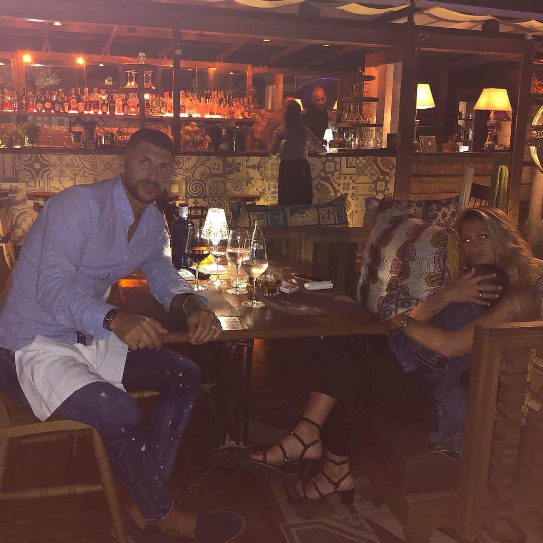 のインスタグラム：「👨‍👩‍👦#ricordi #spagna」