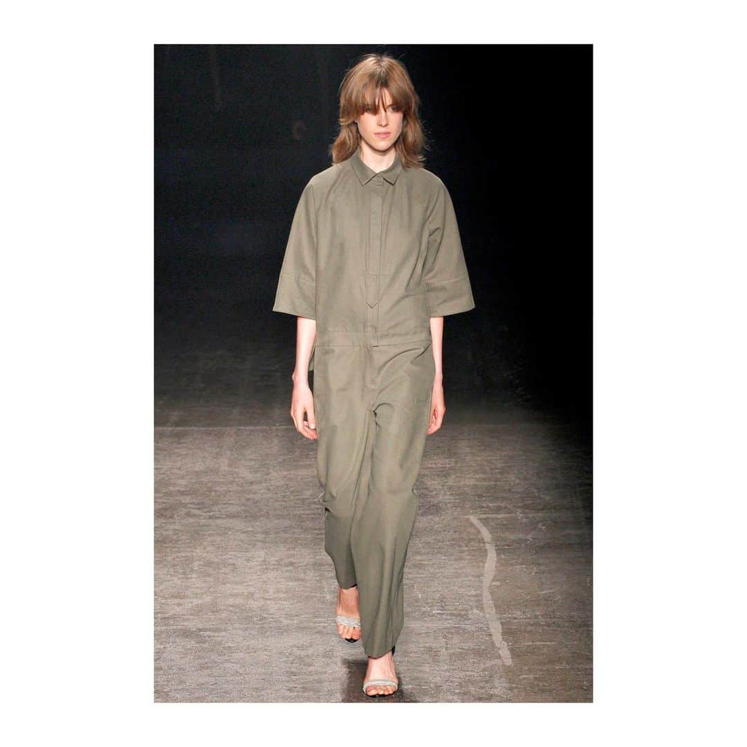 のインスタグラム：「Army green jumpsuit!  #runwaylook  @voguerunway #Shoparchive #shoppingonline #yigalazrouel #madeinnewyork #thehighline  #timeless」