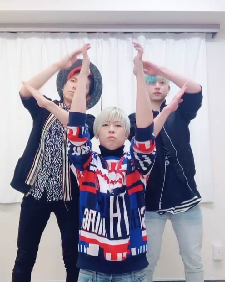 RYOGA -XTRAP-のインスタグラム：「🤖🤖🤖﻿ @xtrap.official ﻿ @ryoga_xtrap ﻿ @zange_xtrap ﻿ @kenshin_xtrap ﻿ 🤖🤖🤖﻿ ・﻿ ・﻿ ・﻿ @tiktok @tiktok_japan」