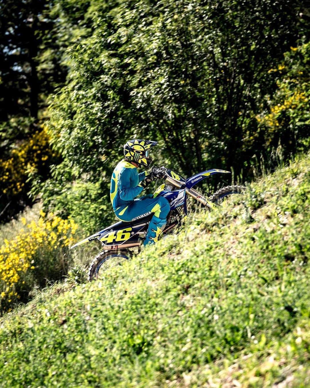 バレンティーノ・ロッシのインスタグラム：「Beautiful day of Mx training in Fermignano 📸 @camilss」