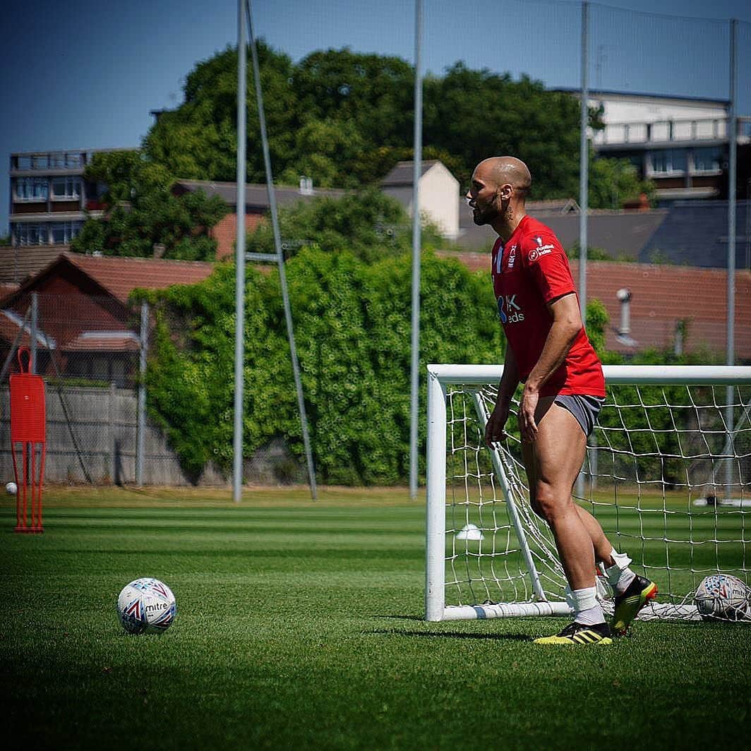 ヨアン・ベナルアンさんのインスタグラム写真 - (ヨアン・ベナルアンInstagram)「Training done ✅⚽️🎬 #yb29pablopicasso #nottingham #nottinghamforest #football #lifestyle #life #england see u soon.....🦅」5月30日 1時05分 - benalouaneyohan