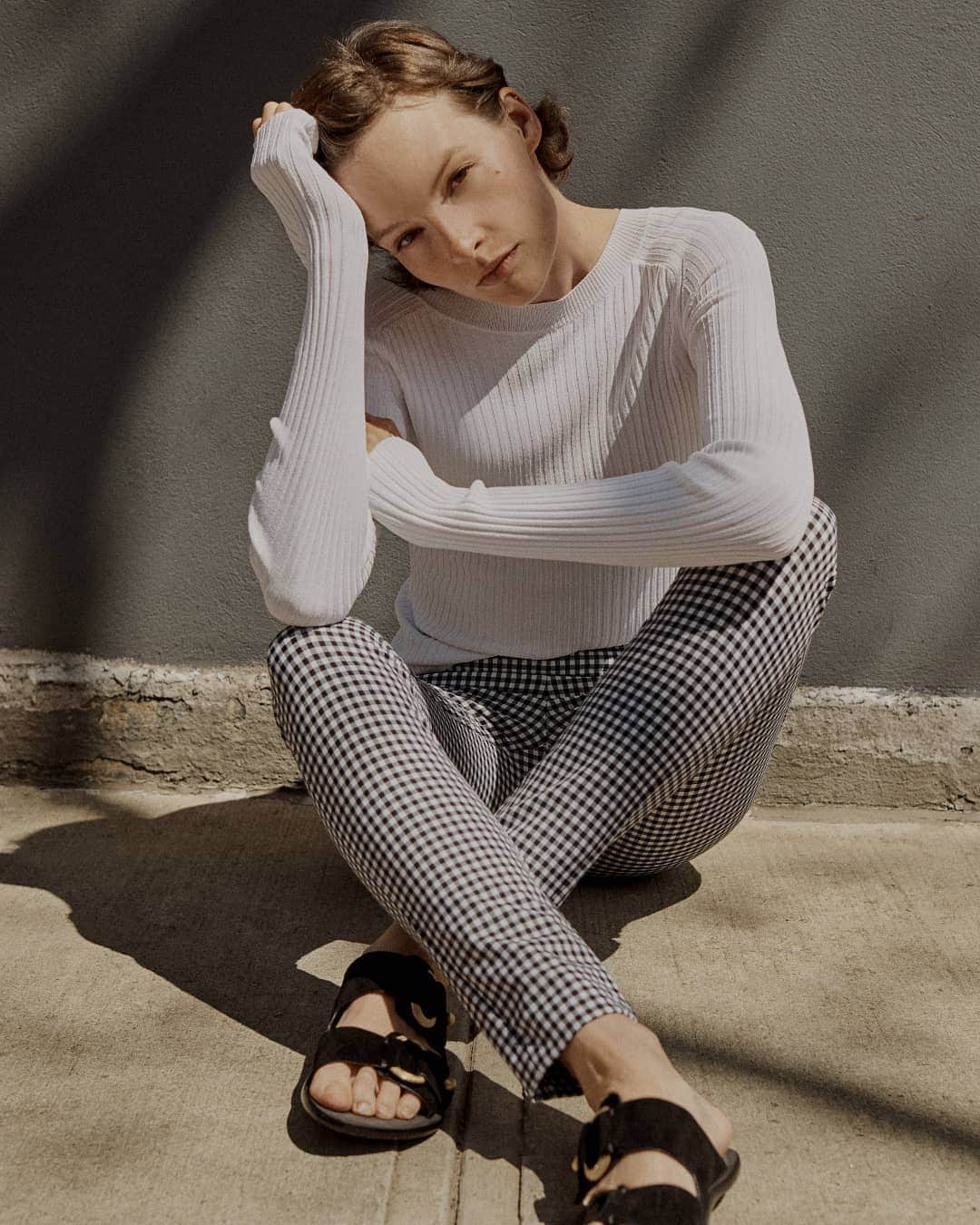 ラグ&ボーンのインスタグラム：「Sara Blomqvist and her husband Jeremy Young turn their lens on each other to capture our high summer collection.」