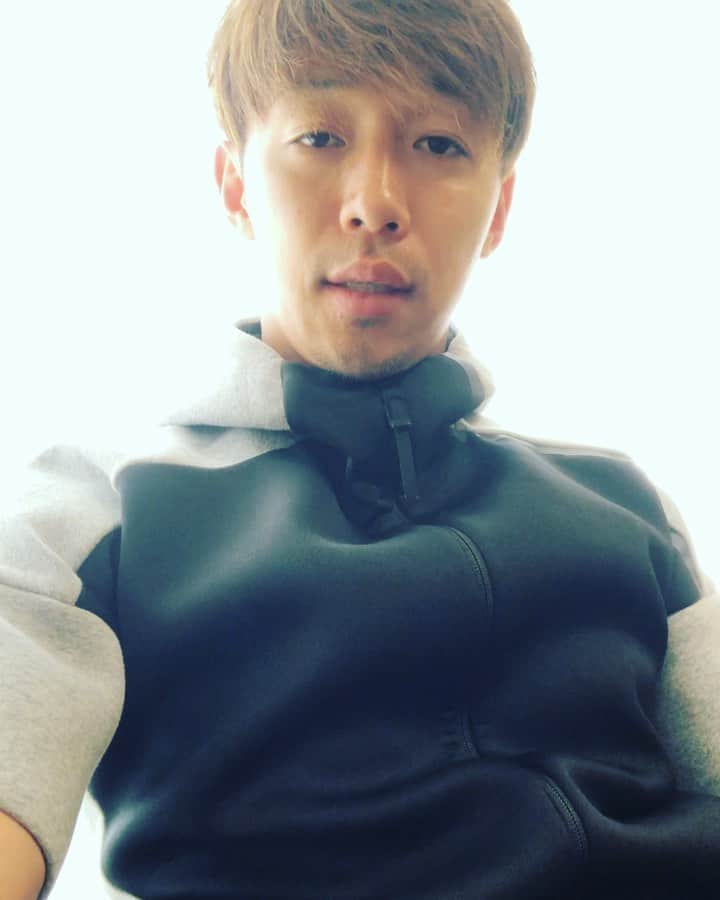 清武弘嗣のインスタグラム：「ホームチームヒーローチャレンジは、 アディダスのアプリで計測したトレーニングの時間に応じて、アディダスが#COVID19Fund に 寄付する活動です。 是非みなさんも参加してください。 その1分が世界を動かす。 . @adidastokyo #hometeamhero  #hometeam #createdwithadidas」