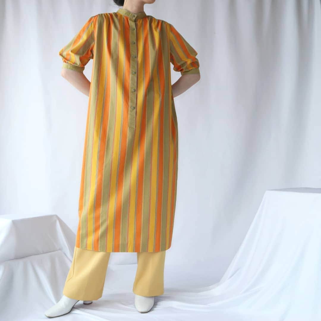 吉祥寺 古着屋 Orfeoのインスタグラム：「Vintage Stripe Shirt Dress  #orfeo #kichijoji #tokyo #vintage #used #fashion #coordinate #outfit  新型コロナウィルス感染拡大防止策を徹底した上で本日12時より営業を再開いたします。 ご来店の際はマスクの着用、入店時にアルコールでの消毒をお願いいたします。 しばらくの間、営業時間は12:00~19:00とさせていただきます。  お問い合わせはインスタグラムのプロフィール掲載のメールアドレスにお願いいたします。コメント、DMでのお問い合わせは受け付けておりませんのでご了承ください。」