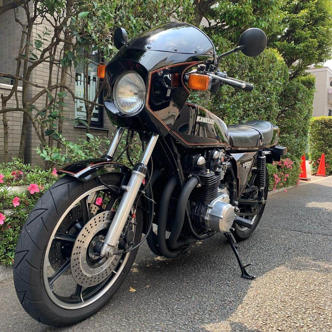 杉原勇武のインスタグラム：「朝イチで首都高グルグル1人ツーリング❗️ ツーリング後に洗車。 ピカピカになりました。 #kawasakiz1r」