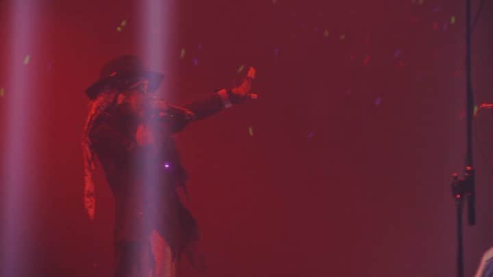 L'Arc-en-Ciel【公式】のインスタグラム：「L'Arc〜en〜Ciel「ARENA TOUR MMXX」﻿ 2020年6月27日(土) 20:00〜 WOWOWプライム﻿ ﻿ 番組サイト>>﻿ https://www.wowow.co.jp/larc/﻿ ﻿ L'Arc-en-Ciel "ARENA TOUR MMXX"﻿ Saitama Super Arena Concert to be Broadcast Exclusively on WOWOW!﻿ ﻿ L'Arc-en-Ciel "ARENA TOUR MMXX"﻿ 27 June 2020 (Sat) 8PM- WOWOW Prime﻿ ﻿ Please click here for more details>> ﻿ https://wowow.co.jp/larc/﻿ ﻿ #WOWOW #LArc #ラルク #MMXX #彩虹樂團」