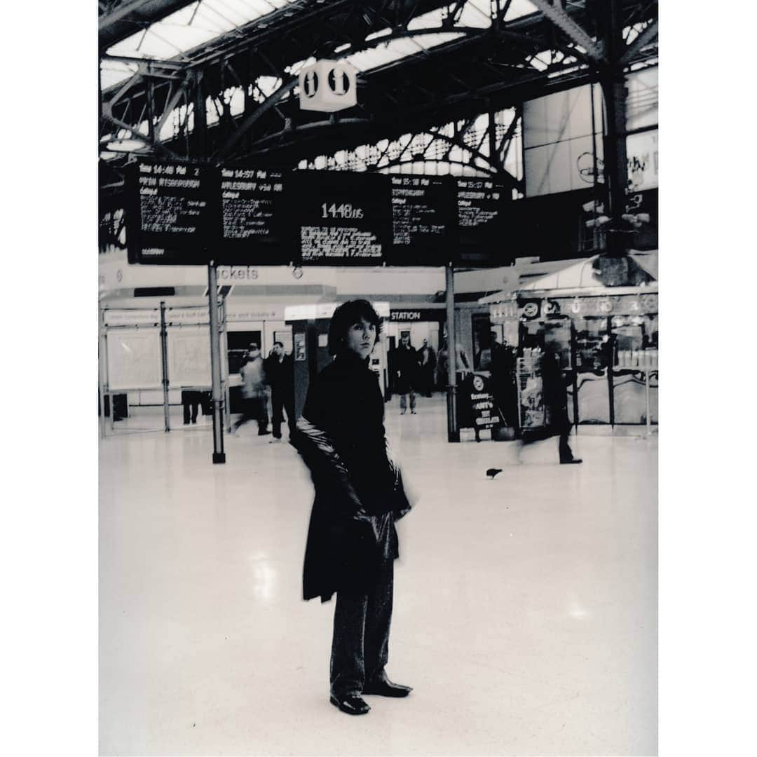 福山雅治さんのインスタグラム写真 - (福山雅治Instagram)「#福山雅治PHOTOSTREAM #2000年 #UnitedKingdom #London #BROS1991」5月30日 11時58分 - masaharu_fukuyama_official