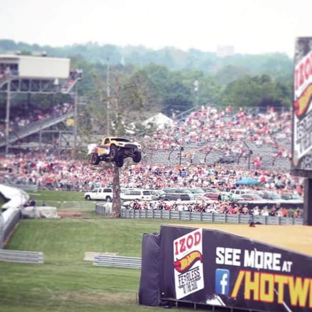 タナー・フォウストさんのインスタグラム写真 - (タナー・フォウストInstagram)「On this day 9 years ago....@hotwheelsofficial world record jump (332 feet) at the Indy 500」5月30日 3時10分 - tannerfoust