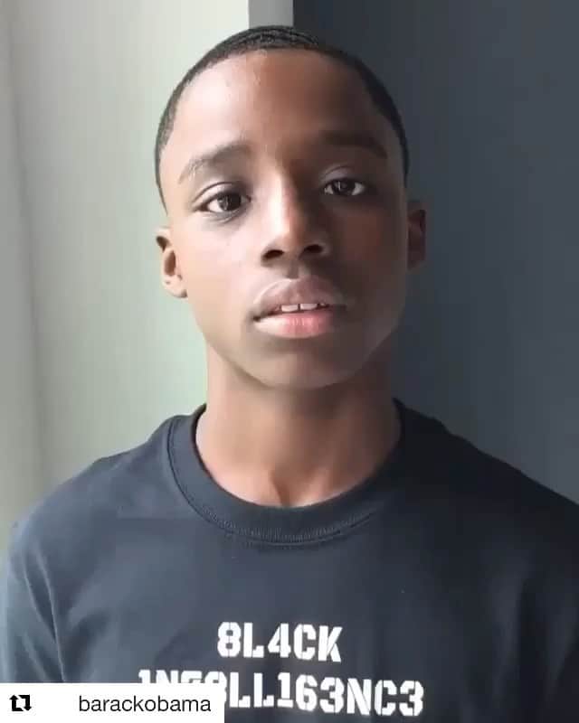 コリン・ドネルのインスタグラム：「#Repost @barackobama with @get_repost ・・・ I want to share parts of the conversations I’ve had with friends over the past couple days about the footage of George Floyd dying face down on the street under the knee of a police officer in Minnesota.⁣ ⁣ The first is an email from a middle-aged African American businessman.⁣ ⁣ “Dude I gotta tell you the George Floyd incident in Minnesota hurt. I cried when I saw that video. It broke me down. The ‘knee on the neck’ is a metaphor for how the system so cavalierly holds black folks down, ignoring the cries for help. People don’t care. Truly tragic.”⁣ ⁣ Another friend of mine used the powerful song that went viral from 12-year-old Keedron Bryant to describe the frustrations he was feeling.⁣ ⁣ The circumstances of my friend and Keedron may be different, but their anguish is the same. It’s shared by me and millions of others.⁣ ⁣ It’s natural to wish for life “to just get back to normal” as a pandemic and economic crisis upend everything around us. But we have to remember that for millions of Americans, being treated differently on account of race is tragically, painfully, maddeningly “normal” – whether it’s while dealing with the health care system, or interacting with the criminal justice system, or jogging down the street, or just watching birds in a park.⁣ ⁣ This shouldn’t be “normal” in 2020 America. It can’t be “normal.” If we want our children to grow up in a nation that lives up to its highest ideals, we can and must be better.⁣ ⁣ It will fall mainly on the officials of Minnesota to ensure that the circumstances surrounding George Floyd’s death are investigated thoroughly and that justice is ultimately done. But it falls on all of us, regardless of our race or station – including the majority of men and women in law enforcement who take pride in doing their tough job the right way, every day – to work together to create a “new normal” in which the legacy of bigotry and unequal treatment no longer infects our institutions or our hearts.」