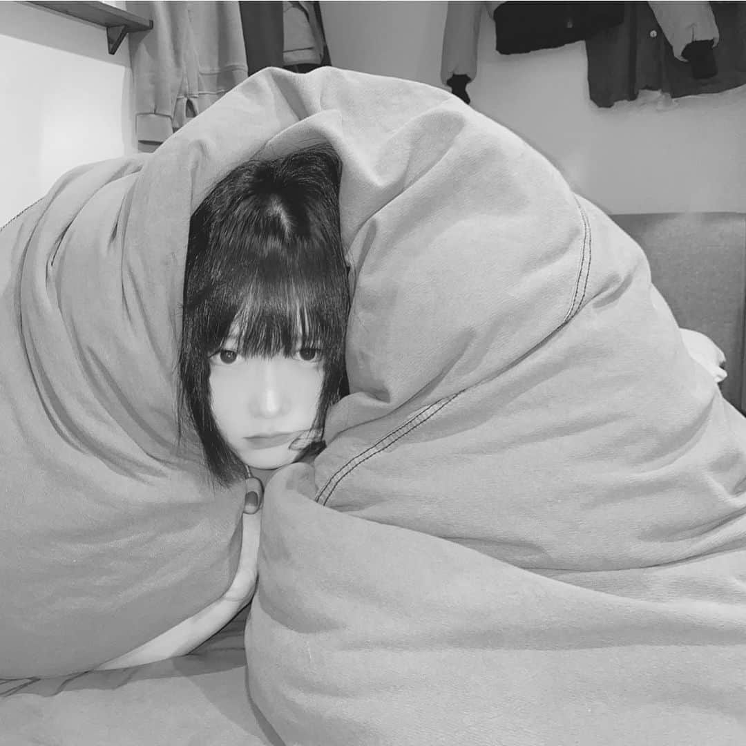 中川美優さんのインスタグラム写真 - (中川美優Instagram)「ベッドに住みついてる」5月30日 3時32分 - nakagawamiyuu