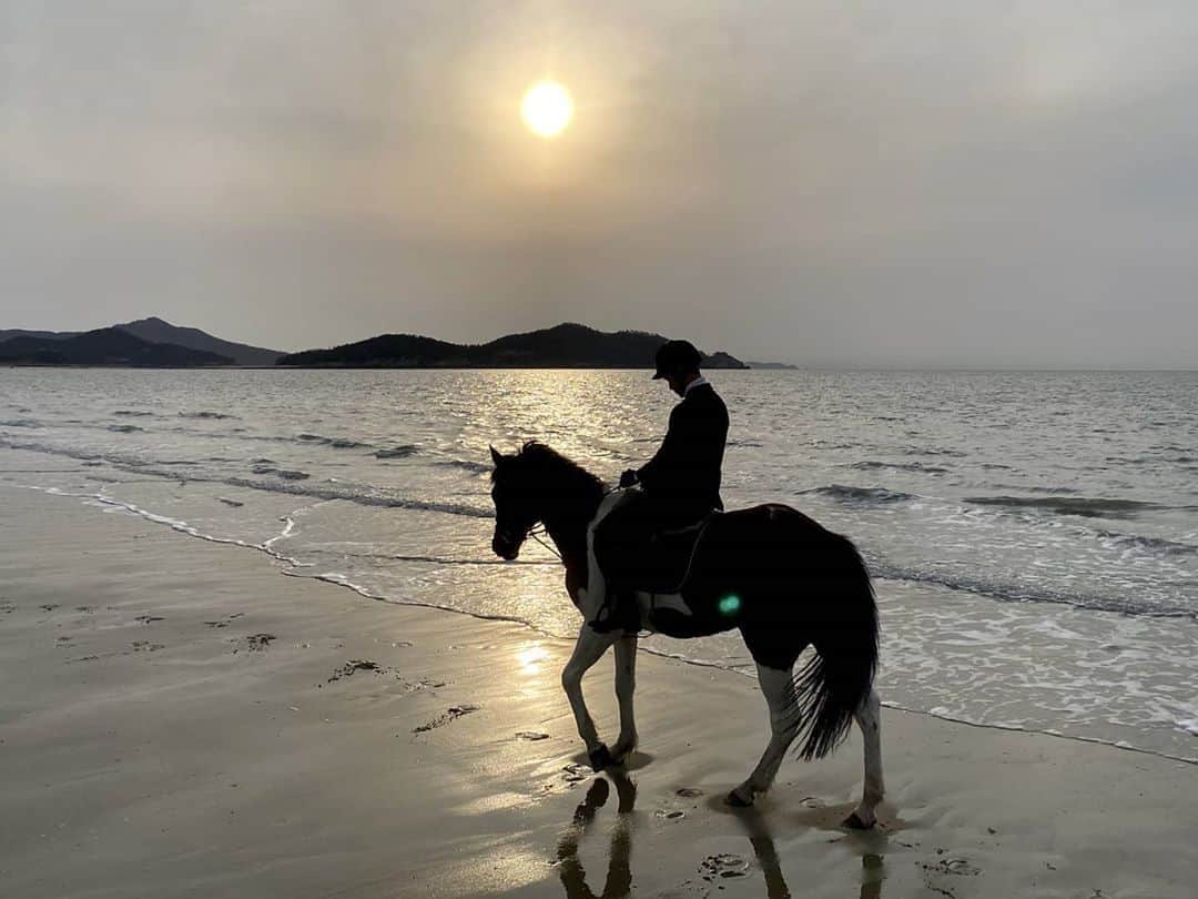 Lee Si-gangさんのインスタグラム写真 - (Lee Si-gangInstagram)「I want to run.  I won't be tired.🐎#승마」5月30日 3時41分 - lee_si_kang