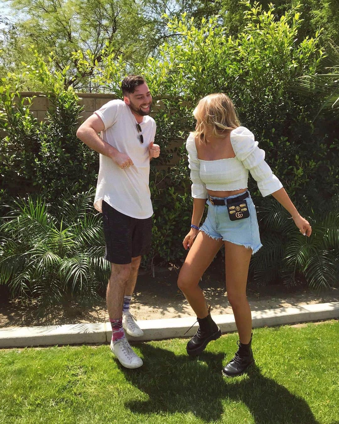 のインスタグラム：「Here’s looking at you kid 🤍 Happy Birthday babe」