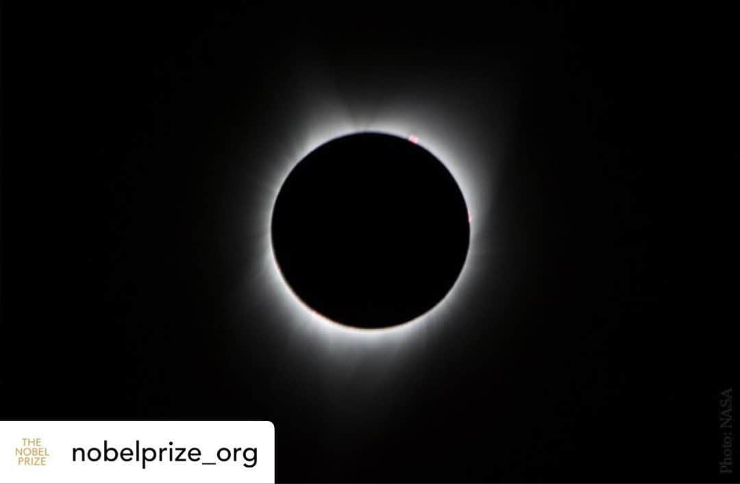 アルベルト・アインシュタインさんのインスタグラム写真 - (アルベルト・アインシュタインInstagram)「Posted @withregram • @nobelprize_org A total solar eclipse on 29 May 101 years ago proved a perfect opportunity to test Albert Einstein's theory of general relativity. Sir Arthur Eddington performed the first experimental test by measuring the positions of the stars and photographing the eclipse. Observations from an island off the west coast of Africa confirmed the theories prediction of the bending of light around the Sun. Einstein became famous overnight.  Einstein was awarded the 1921 Nobel Prize in Physics, not for his theory of general relativity but for his discovery of the law of the photoelectric effect.  Photo: A total solar eclipse in 2017. Courtesy of NASA. . . . #NobelPrize #NobelLaureate #Nobel #science #space #solareclipse #relativity #alberteinstein #einstein #research」5月30日 4時48分 - alberteinstein