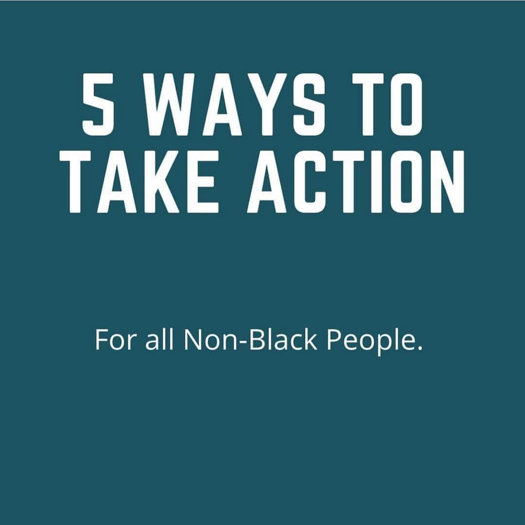 クロエ・ベネットのインスタグラム：「Having been raised in a multiracial family, this time has proven to be an extreme period of growth in how we as a family communicate. Even if you think you are aware of the injustices and horror that African Americans face on a daily basis, the reality is, unless you are black, you simply do not know. So if you are a white person, a passing POC, or a non black American, like me, it is on US to educate ourselves. It is on US to communicate. And it’s on US to learn about how we can be the most effective and positive allies. While social media is an incredibly effective tool, this is about making real life, every day changes in how we engage with each other. It’s about holding each other accountable for our words and our actions no matter how difficult it may be. This is how change happens. I am incredibly thankful for my two brothers @awvee and @fairplay_2333 who have constantly engaged me, and helped me better understand their reality as black men living in America. Our lifetime of loving, open and and sometimes difficult conversations have been and continue to be an invaluable gift.  Above I’m reposting @shiftingtheculture and their 5 ways for non black people to take action. This is on us. #blacklivesmatter」