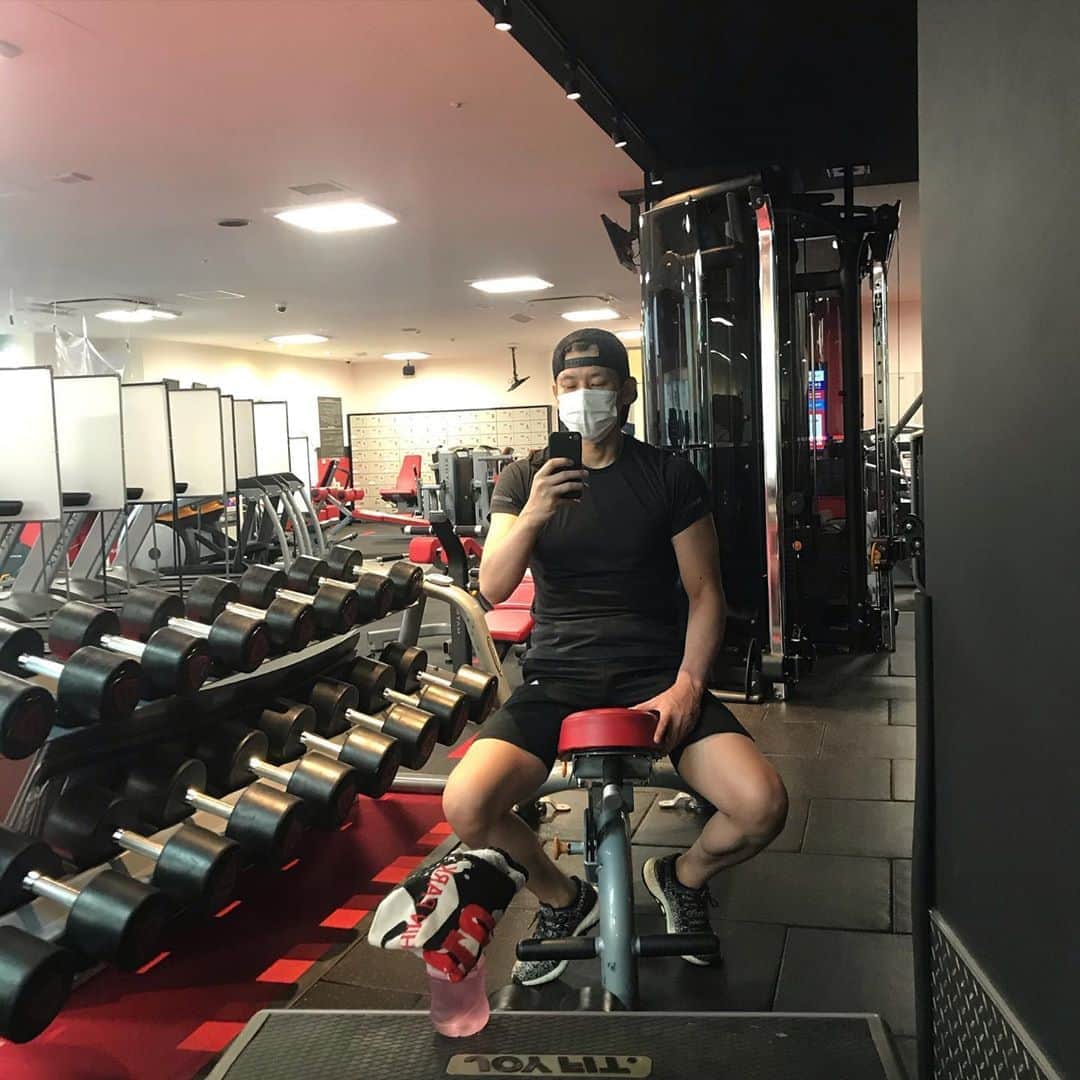 宮上元克のインスタグラム：「毎日おじいちゃん並みに早く起きてしまうおじさん」
