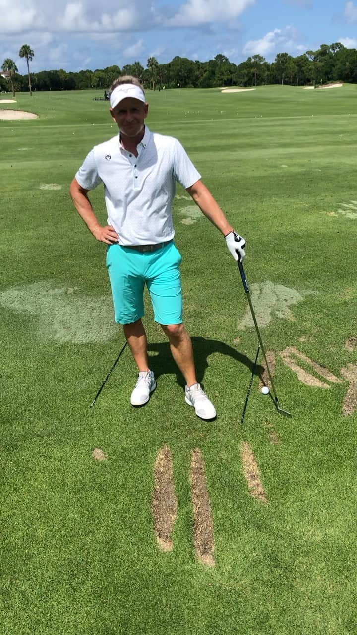 ルーク・ドナルドのインスタグラム：「So I was just on the range, every pro was using something on the ground for their alignment while every club member (amateur) well, wasn’t 🤣. Along with the grip, posture & ball position, alignment is one of the fundamentals you need to pay attention to every time you practice. Putting down an alignment stick, golf club, umbrella, whatever it might be only takes a few seconds but is really beneficial in creating good habits. I have a tendency to be closed with my feet and open with my upper body so every time I practice I make sure I’m working on it. If you want to play like a pro, start doing what they do - paying attention to simple fundamentals every time you practice, so you can slowly start to break those bad habits - have a good weekend everyone 👊🏼 #LDTips #Aligment #staysafe #stayhealthy」