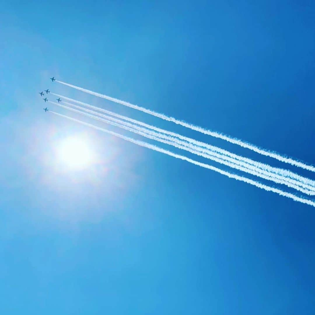 中家佐奈のインスタグラム：「ありがとう！！！‬ . . ‪ーーーー✈︎‬ ‪ーーーーー✈︎‬ ‪ーーーーーー✈︎‬ ‪ーーーーー✈︎‬ ‪ーーーー✈︎ ♡‬ . . . ‪#医療従事者に感謝を  #ブルーインパルス #ありがとう」