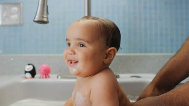 Paul Octaviousのインスタグラム：「Oh the lessons on race I’m going to have to teach my son as soon as possible, but for now bath time.  Song: O-o-h Child by The Five Stairsteps」