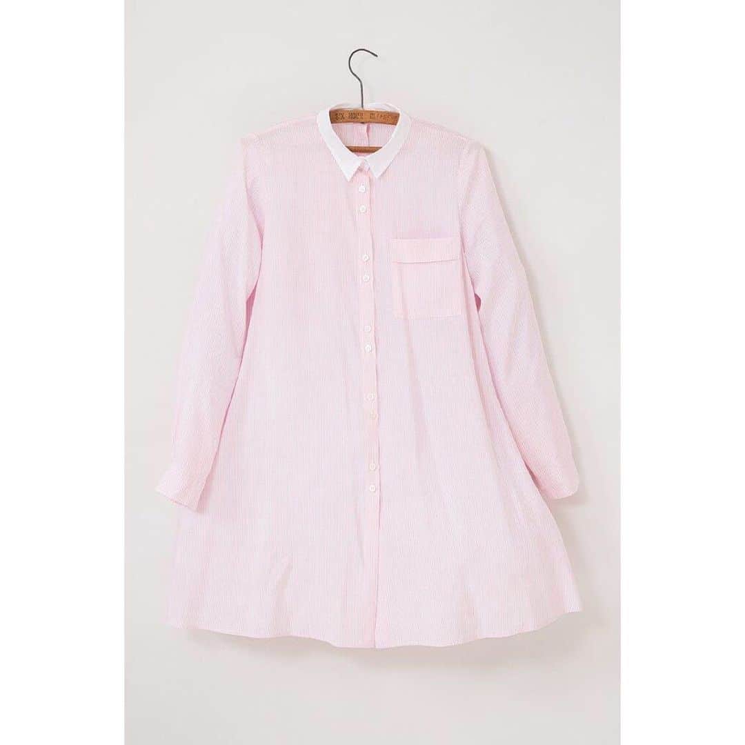 キャベジズ&ローゼズのインスタグラム：「Light as air. Our Georgia shirt available in pale pink stripe or our charming Beatrice print. Easy summer dressing @christina_strutt @scottlongjphoto #linen #limitededition #exclusiveprint #summer #perfectshirt #dressup #ootd #britishfashion #madewithlove #shoplocal」