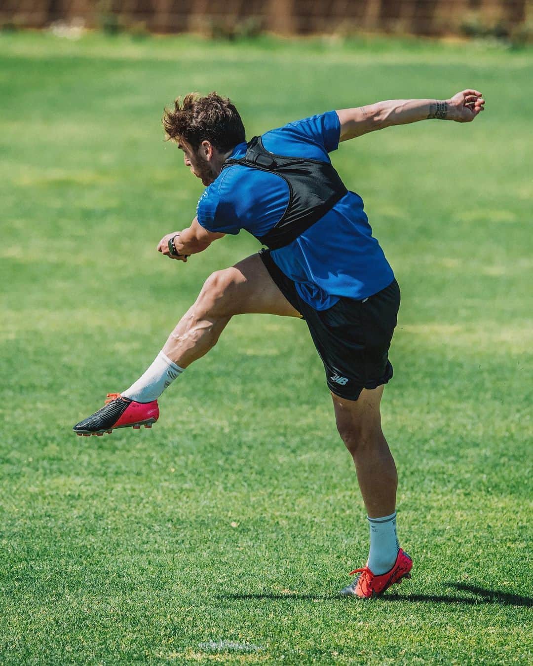 イバイ・ゴメスのインスタグラム：「💣Beste aste bateko entrenamenduak bukatuta! ⚽️ ¿Cómo lleváis esta “nueva normalidad”? ¡Espero que lo mejor posible!🙏🏻 ¡Os deseo un inmejorable fin de semana! 🙌🏼」