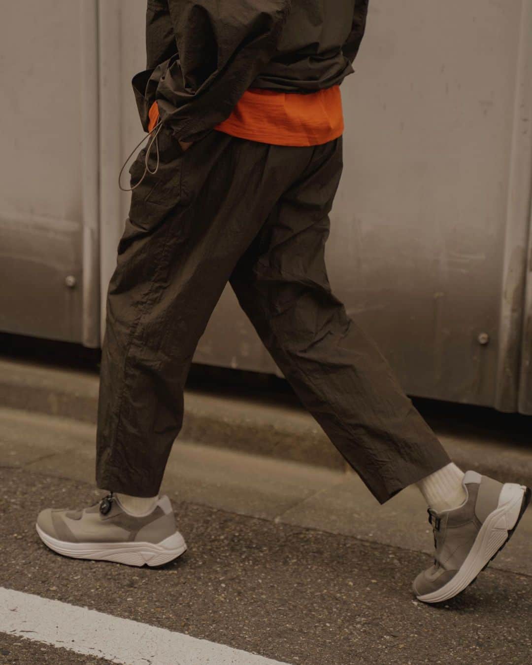 Ryoさんのインスタグラム写真 - (RyoInstagram)「ㅤㅤㅤㅤㅤㅤㅤㅤㅤㅤㅤㅤㅤ @studionicholson  SNJP KUSHU JACKET IN SLATE GREY SNJP GINZA PANTS IN SLATE GREY ㅤㅤㅤㅤㅤㅤㅤㅤㅤㅤㅤㅤ 以前YouTubeで紹介した @studionicholson made in japan。 これは上下Mを着てます。 是非、参考にして下さい🙇 ㅤㅤㅤㅤㅤㅤㅤㅤㅤㅤㅤㅤㅤ jacket:#studio nicholson  pants:#studionicholson shoes:#footindustr× #lorinza」5月30日 20時07分 - ryo__takashima
