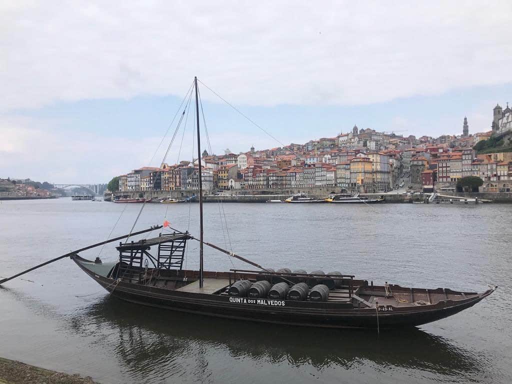 サラ・カルボネロさんのインスタグラム写真 - (サラ・カルボネロInstagram)「Paseo de sábado .  #volveremosasurcarlosríos #yacasi #Douro #ciudadinvicta #Porto #slowlife」5月30日 20時09分 - saracarbonero