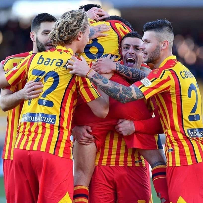 ジュリオ・ドナーティのインスタグラム：「Finalmente potremo tornare a vivere queste emozioni! #seriea #forzalecce #football #emozioni #avantilecce」