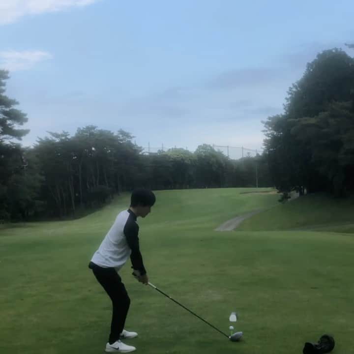 加藤凌平のインスタグラム：「通常〜林越えマン振り〜過去1 そろそろゴルフ行きたい🏌🏻 #ゴルフ #golf」