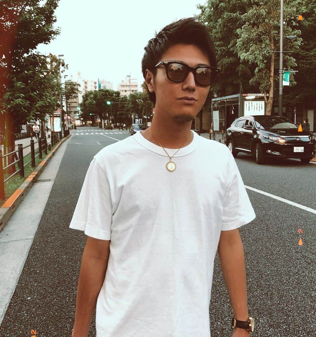 吉崎伸樹のインスタグラム：「休日ピクニック充実 . #髭ありですかなしですか」