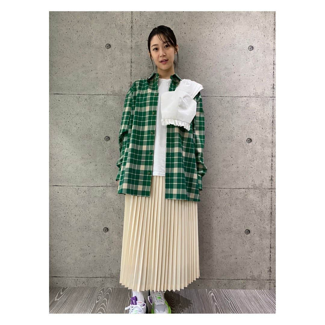 柏木作夢さんのインスタグラム写真 - (柏木作夢Instagram)「来週の関内デビル🟠  Shirt_ @mm6maisonmargiela  Skirt_ @adametrope  Kicks_ @puma  #今週のデビルウェア #関内デビル #加村真美 #styling #works #fashion」5月30日 20時56分 - samukashiwagi